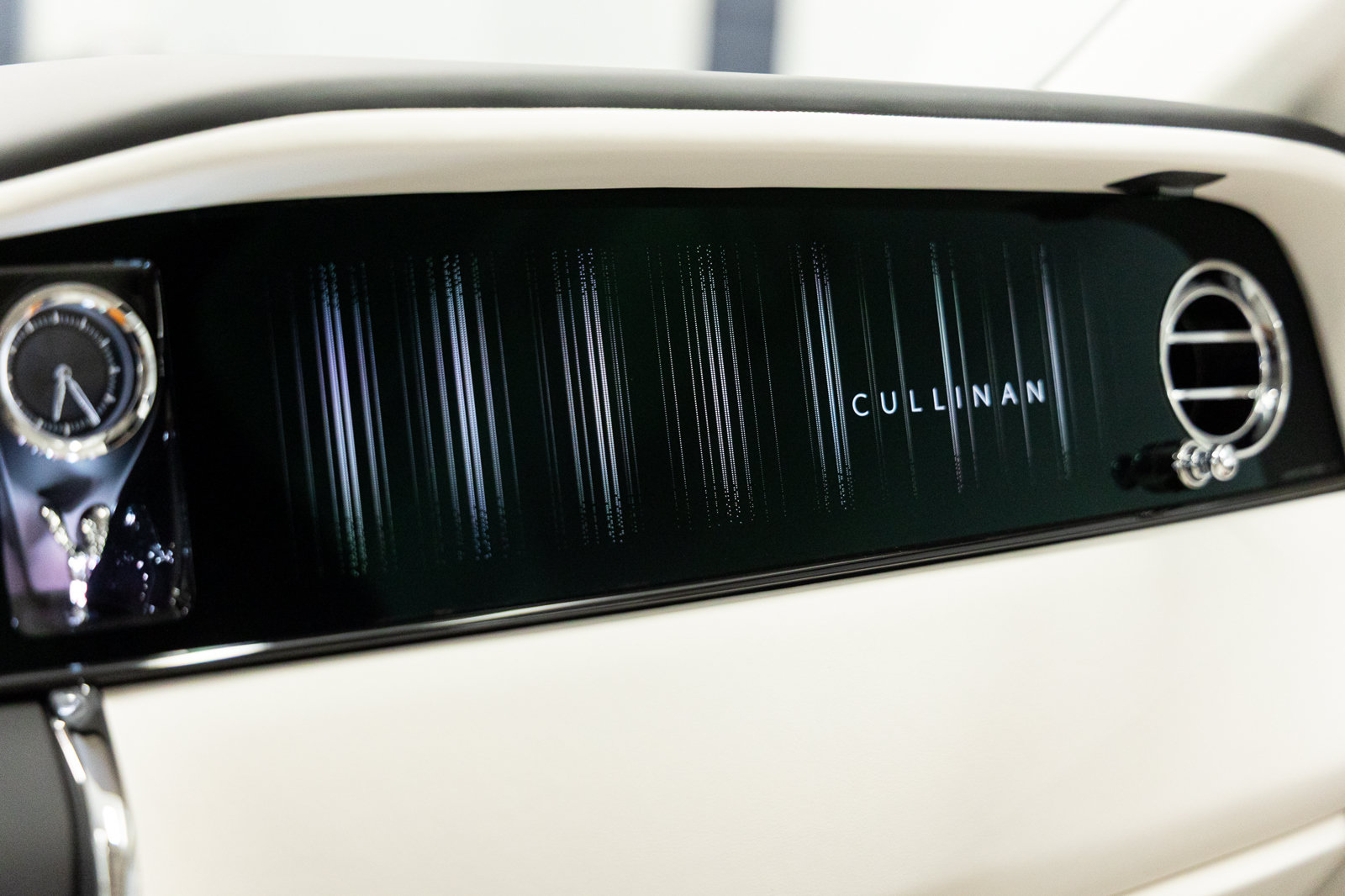 New 2027 Rolls-Royce Cullinan AWD/4WD image 43