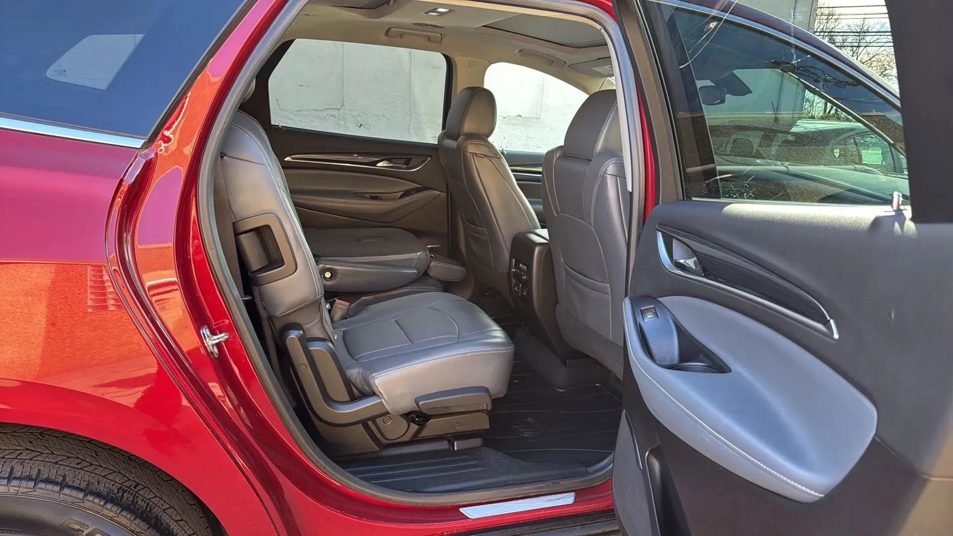 Used 2018 Buick Enclave Essence w/ Trailering Package image 25