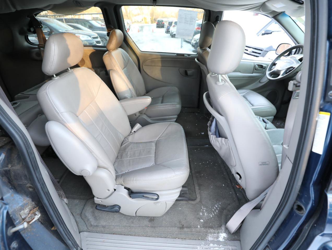 Used 2002 Chrysler Town & Country EX image 13
