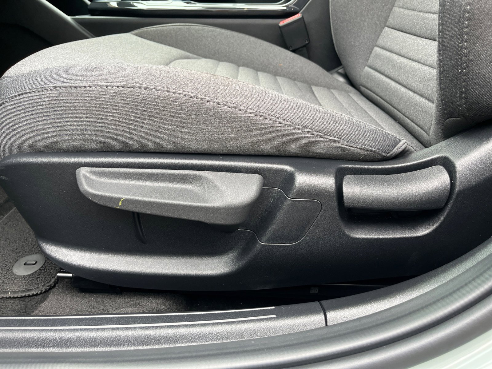 Used 2025 Kia K4 EX image 13