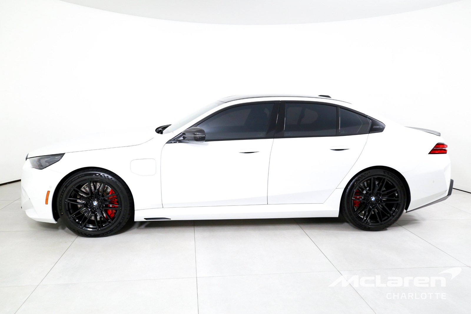 Used 2026 BMW M5 w/ Carbon Package AWD/4WD image 5