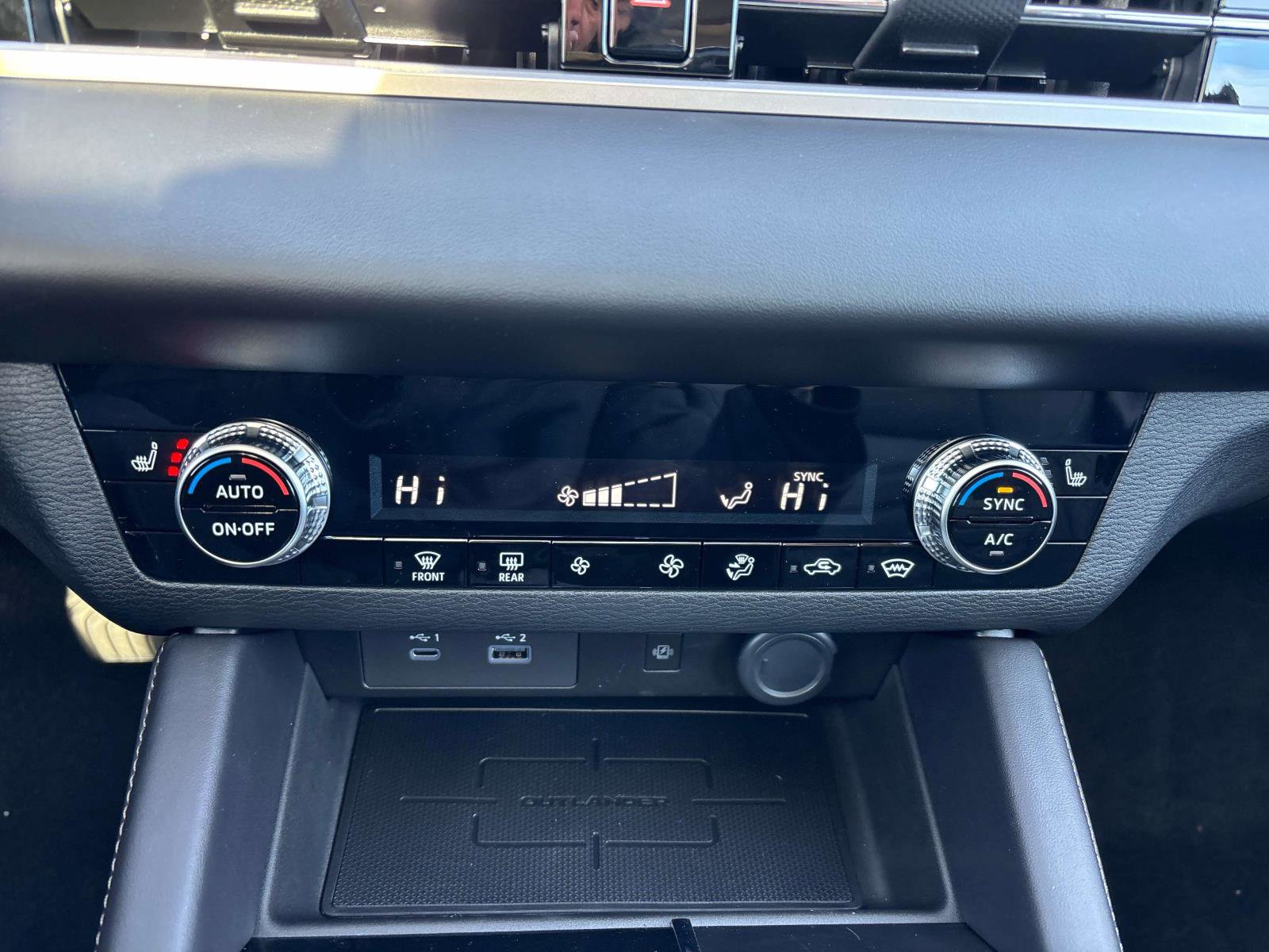 New 2025 Mitsubishi Outlander SE image 11