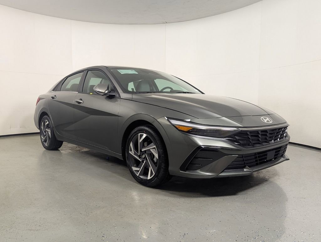 New 2026 Hyundai Elantra Limited w/ Cargo Package
