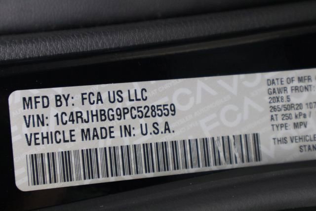 Used 2023 Jeep Grand Cherokee Limited w/ Black Appearance Package image 38