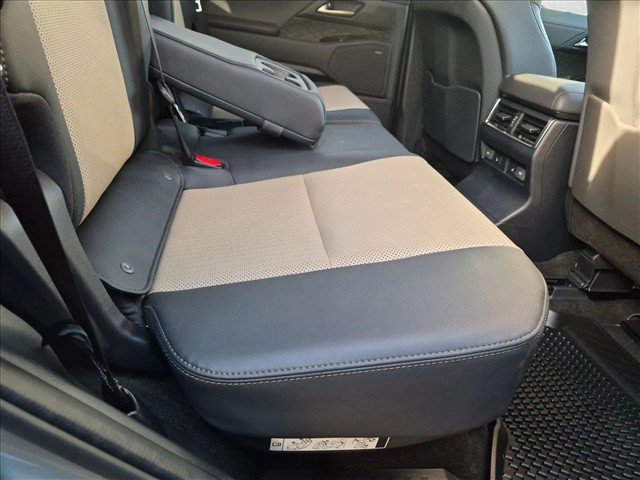 Used 2026 Lexus GX 550 AWD/4WD image 19