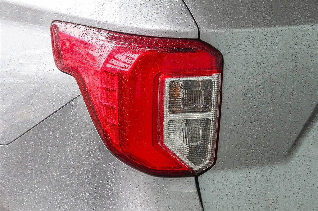 Used 2023 Ford Explorer XLT w/ Equipment Group 202A image 11