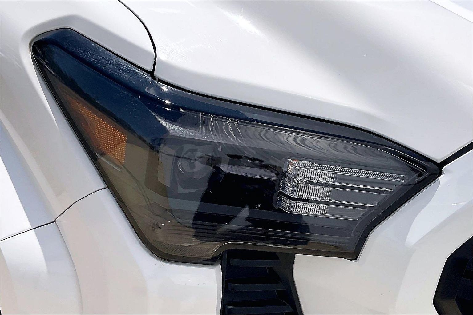 Used 2024 Toyota Tacoma SR5 AWD/4WD image 32