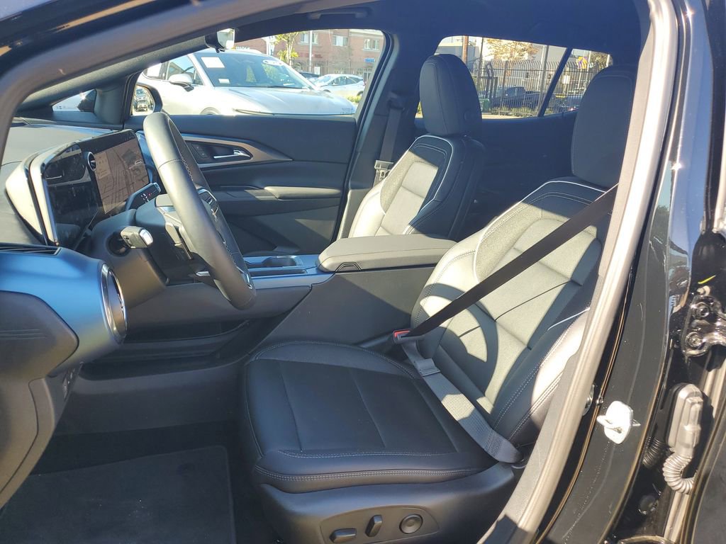 Used 2026 Chevrolet Equinox EV LT image 17