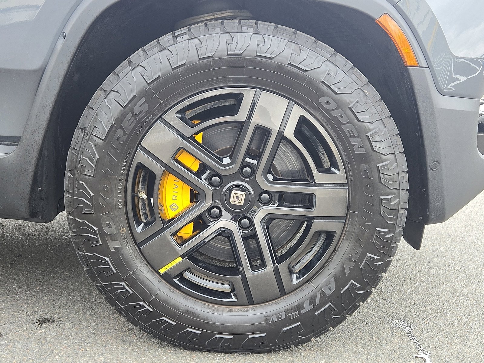 Used 2023 Rivian R1T Adventure AWD/4WD image 8