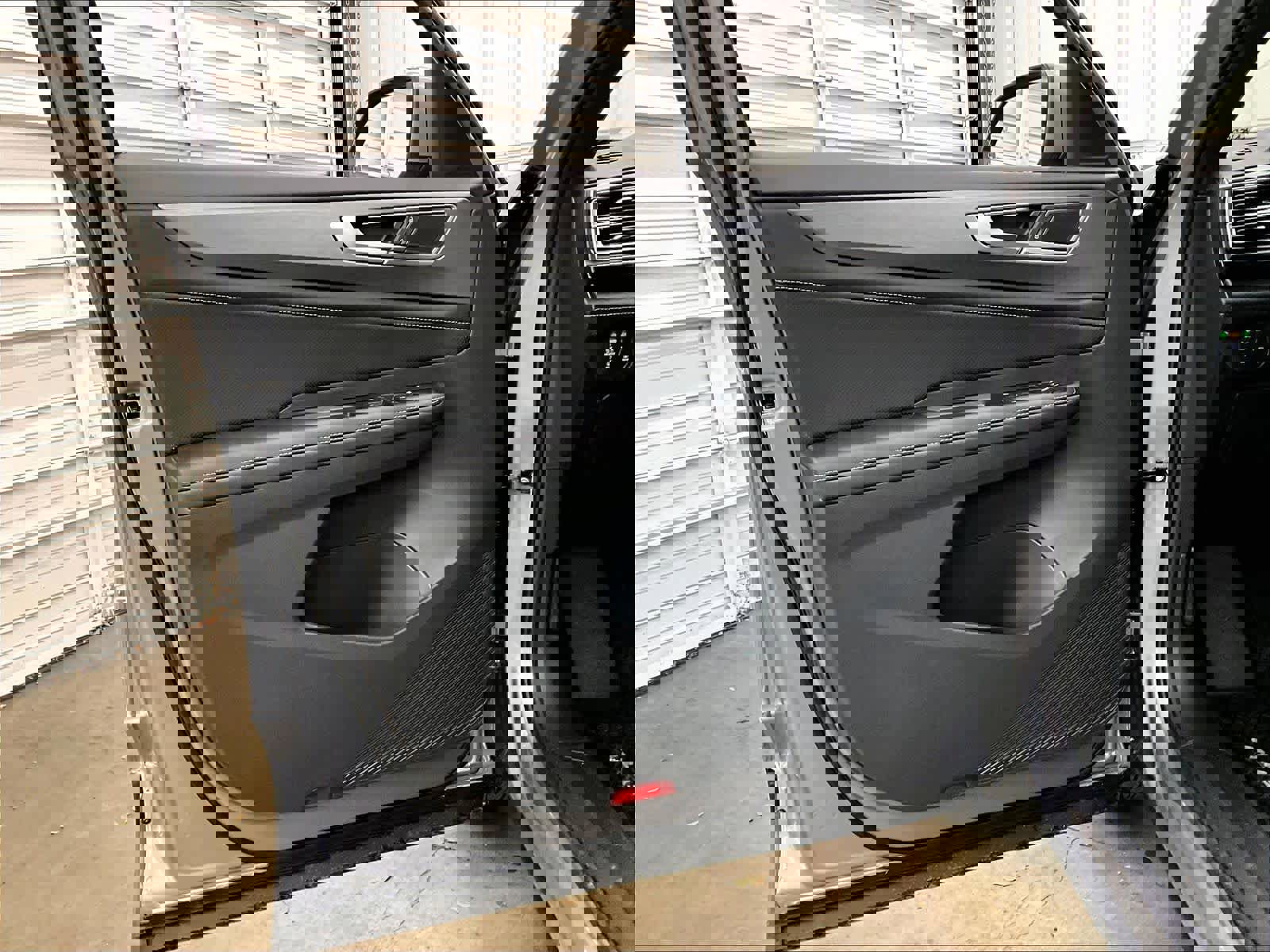 New 2026 Volkswagen Atlas Cross Sport SE image 24