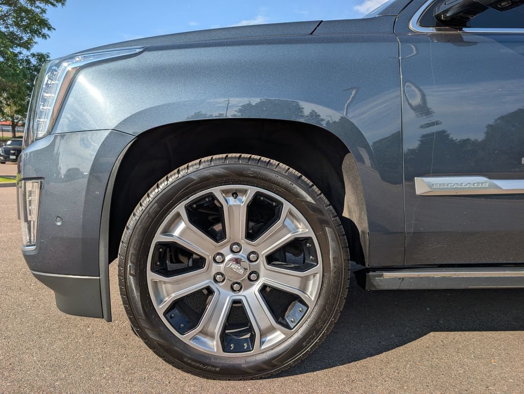Used 2020 Cadillac Escalade Platinum AWD/4WD image 9