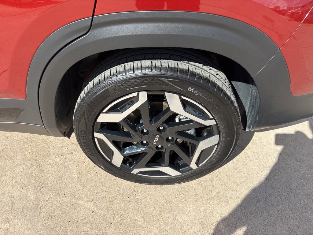 Used 2025 Kia Seltos SX image 10