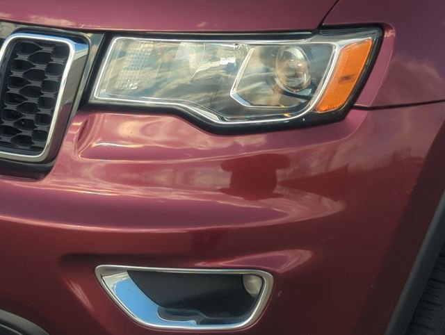 Used 2019 Jeep Grand Cherokee Laredo AWD/4WD image 9