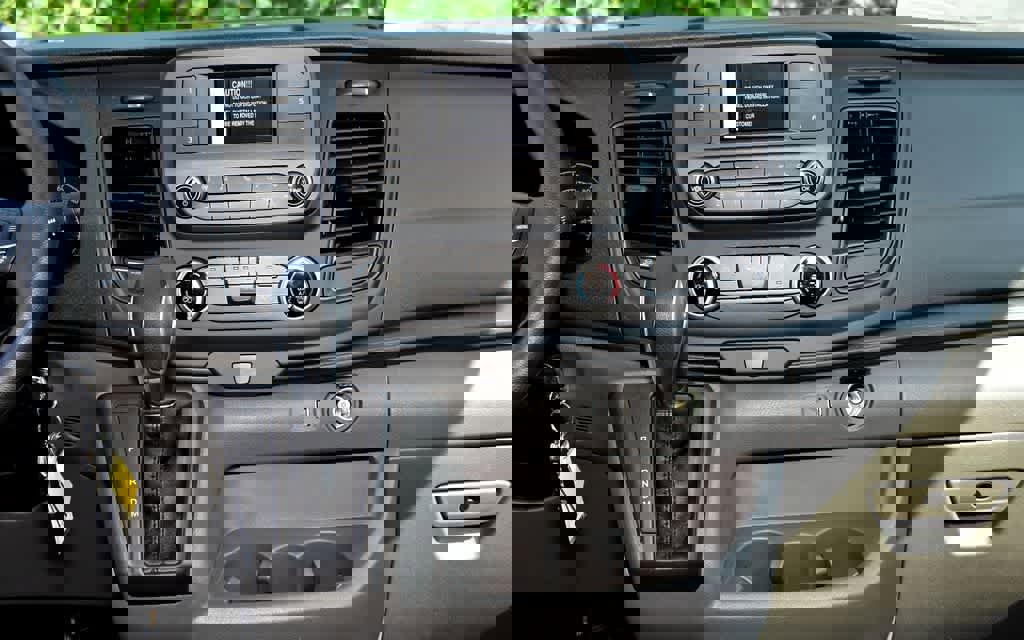 New 2025 Ford Transit 250 148 Medium Roof image 26