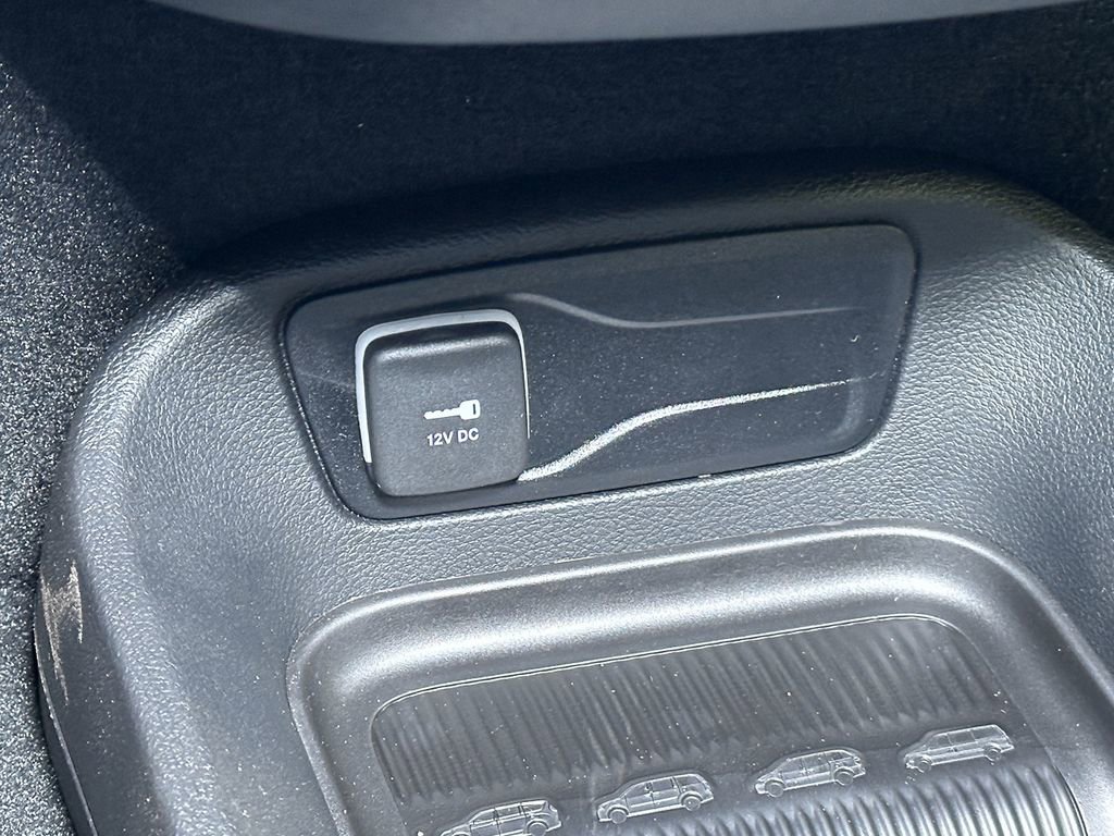 New 2026 Chrysler Pacifica Select AWD/4WD image 35