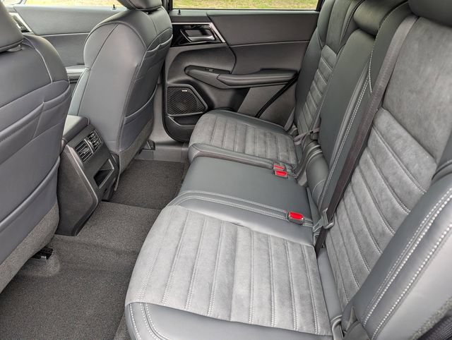 New 2026 Mitsubishi Outlander LE AWD/4WD image 5