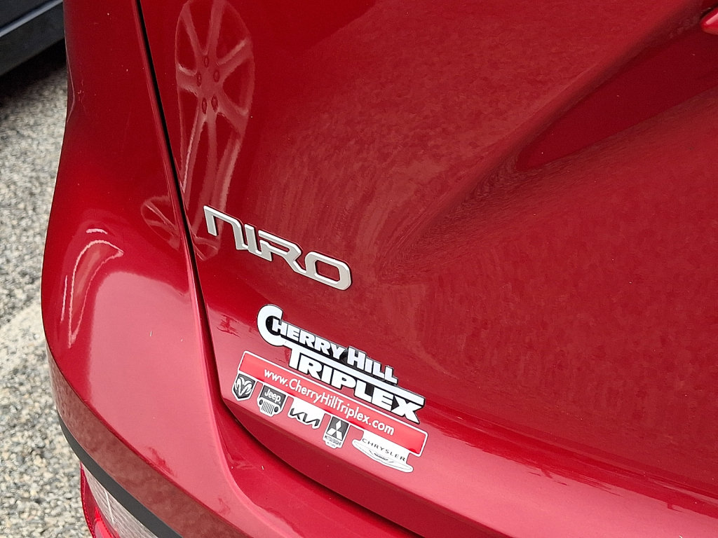 Used 2023 Kia Niro LX FWD image 6