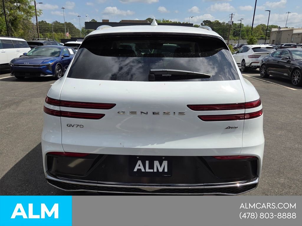 Used 2026 Genesis GV70 2.5T Advanced image 11