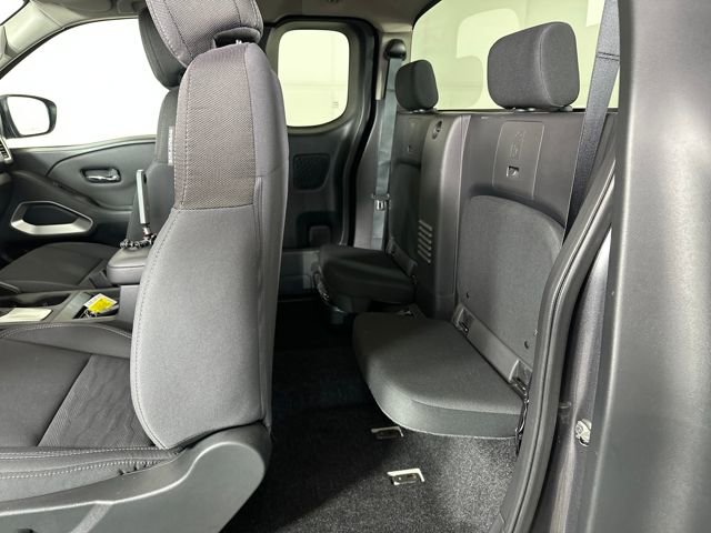 Used 2024 Nissan Frontier SV image 25