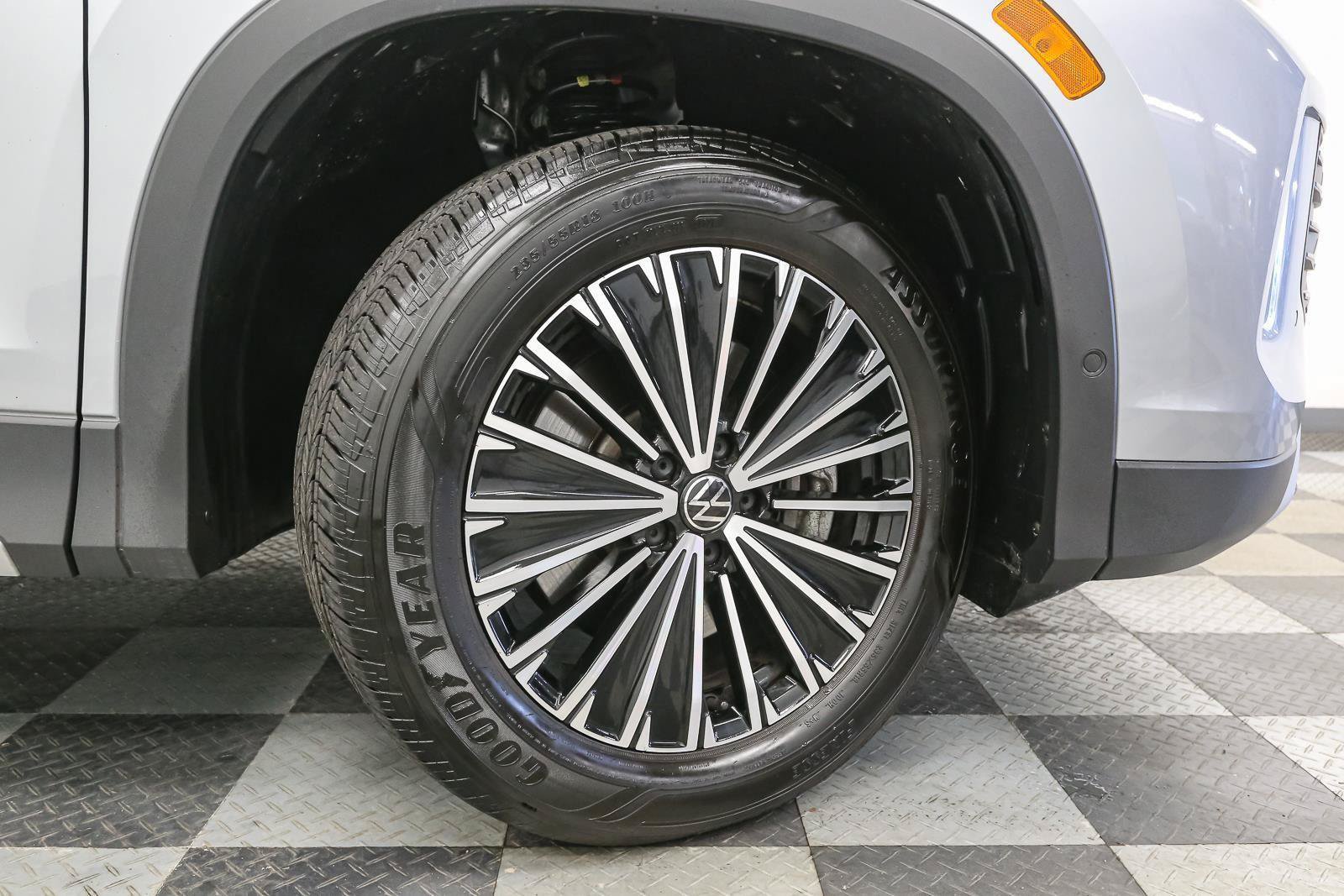 Used 2025 Volkswagen Tiguan S w/ 18" Wheel Package AWD/4WD image 15