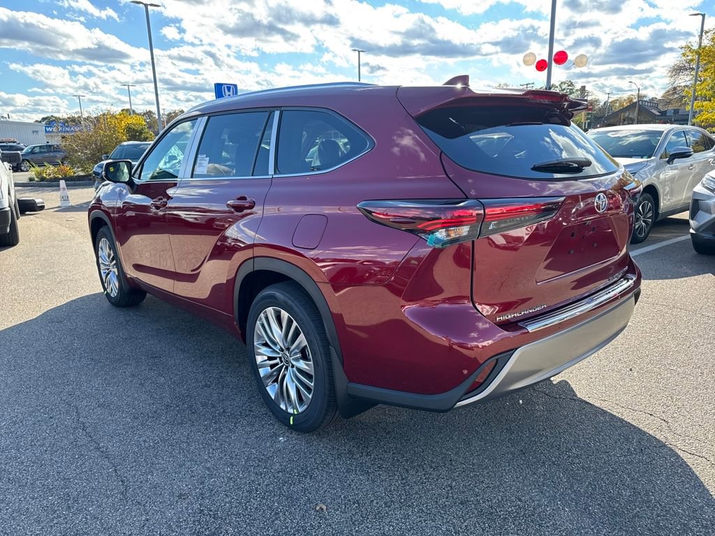 New 2026 Toyota Highlander Platinum image 5