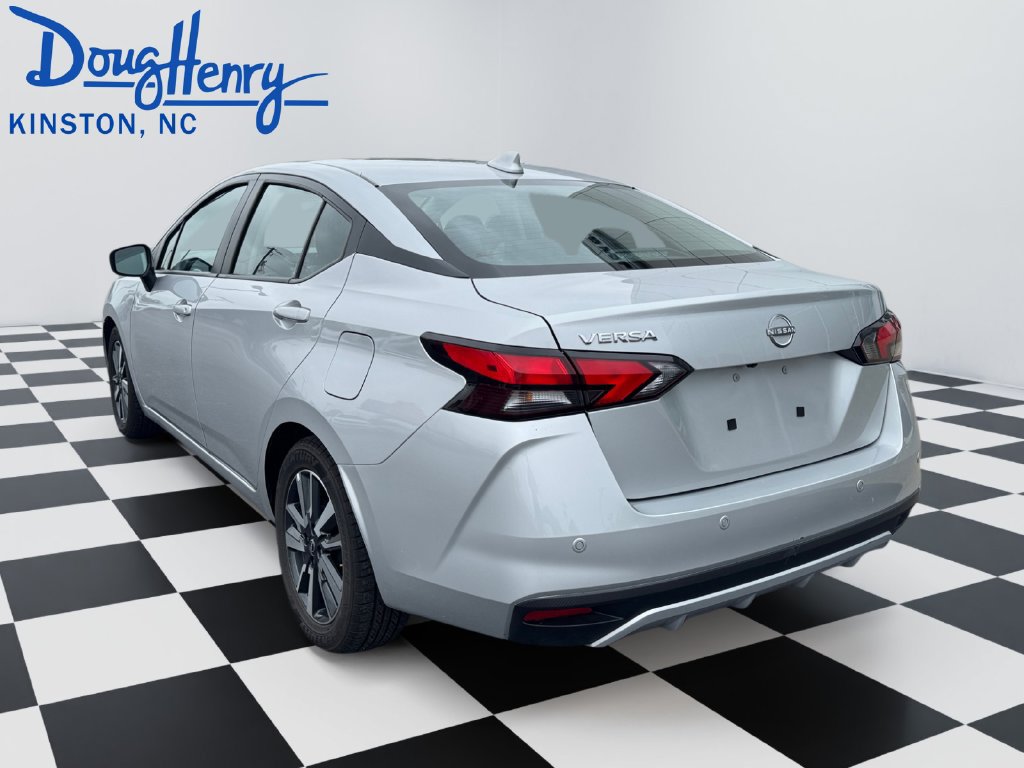 Used 2025 Nissan Versa SV FWD image 3