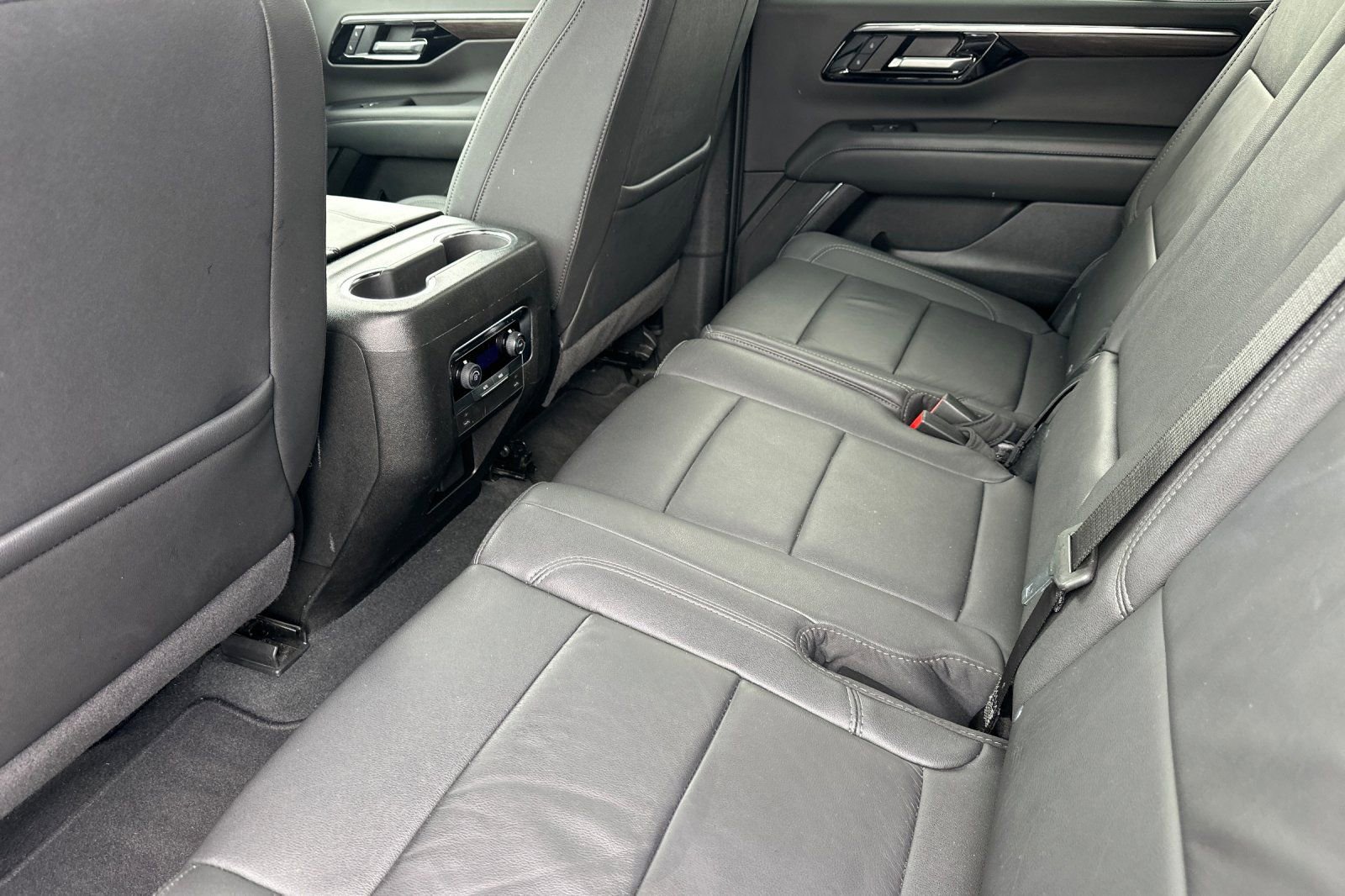 Used 2025 Chevrolet Tahoe LT AWD/4WD image 12