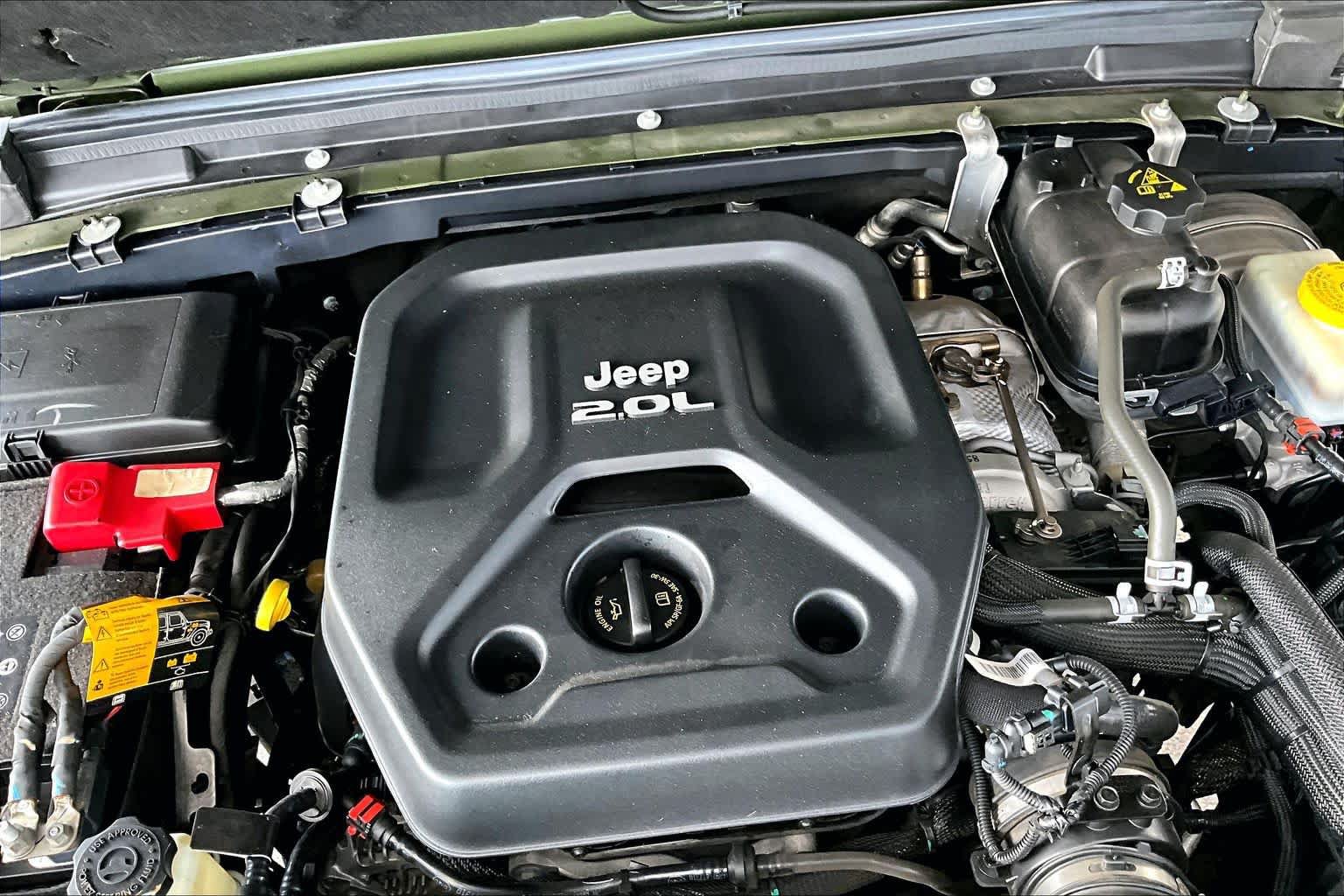 Used 2022 Jeep Wrangler Unlimited Sahara AWD/4WD image 32