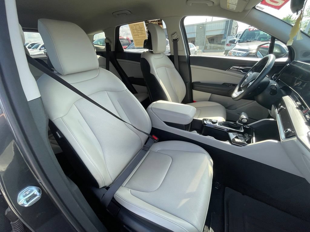 Used 2024 Kia Sportage EX FWD image 28