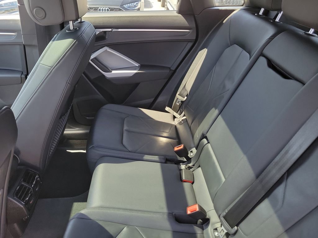 Used 2025 Audi Q3 2.0T Premium w/ Convenience Package AWD/4WD image 27
