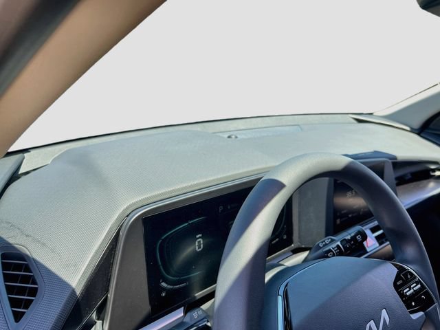 New 2026 Kia Niro LX FWD image 9
