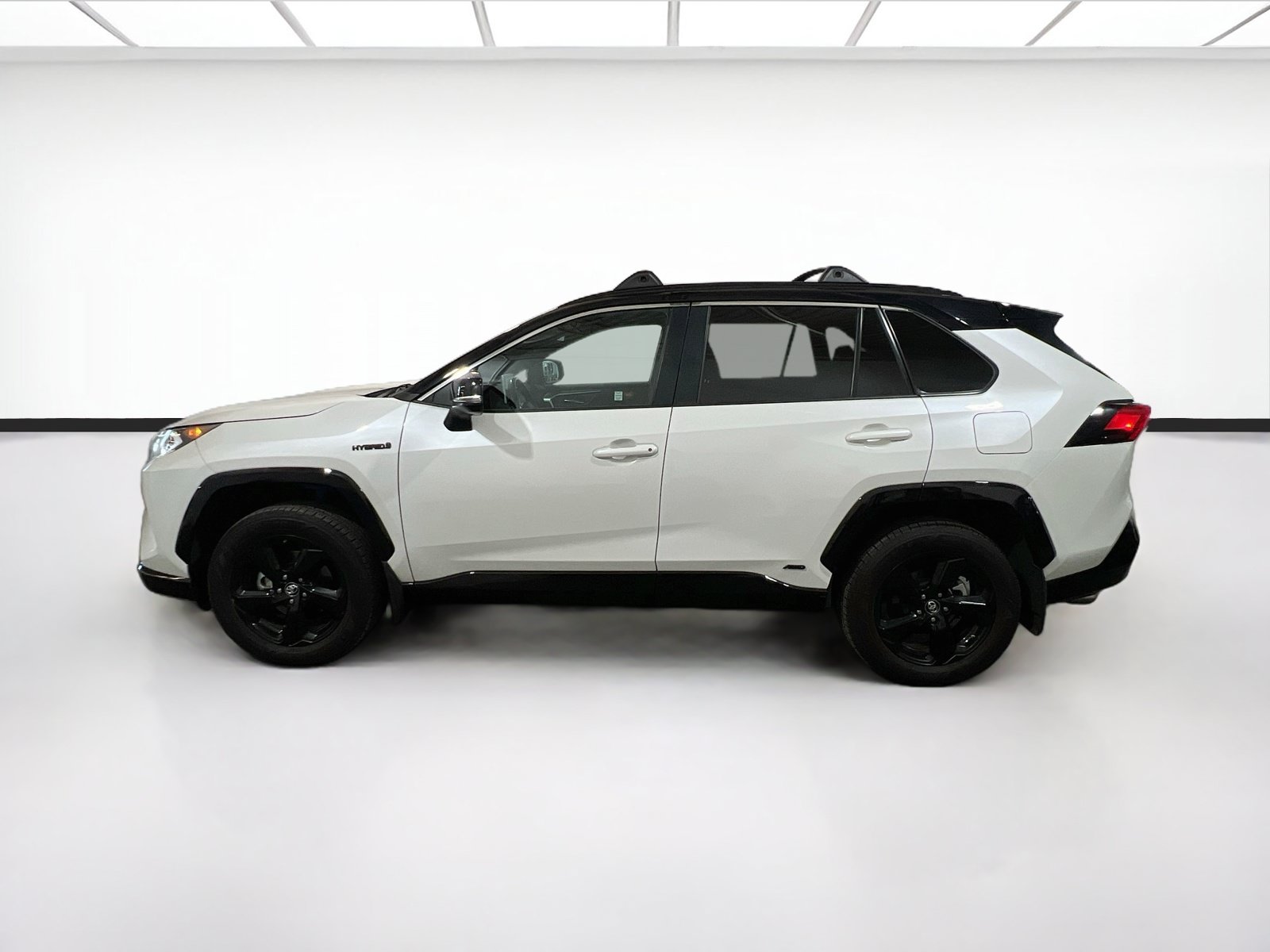 Used 2019 Toyota RAV4 XSE w/ XSE Weather Package AWD/4WD image 23