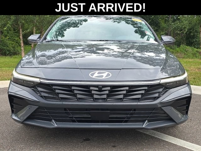 Certified 2024 Hyundai Elantra Limited FWD image 2