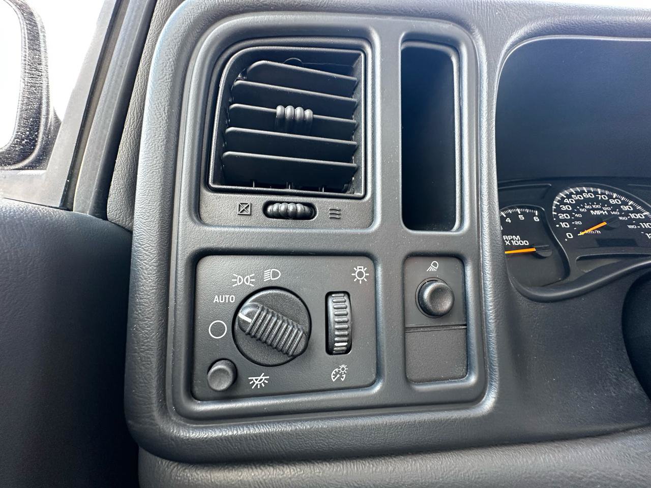 Used 2005 Chevrolet Silverado 1500 W/T RWD image 50