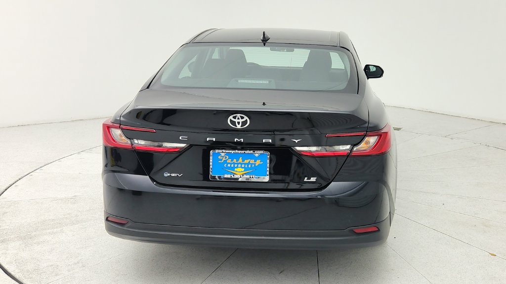 Used 2025 Toyota Camry LE FWD image 6