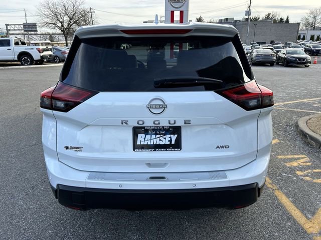 Certified 2025 Nissan Rogue SV image 2