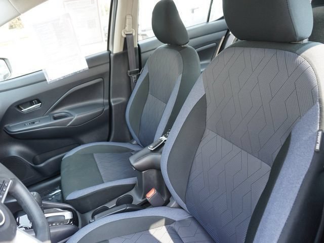 Used 2025 Nissan Versa SV FWD image 19