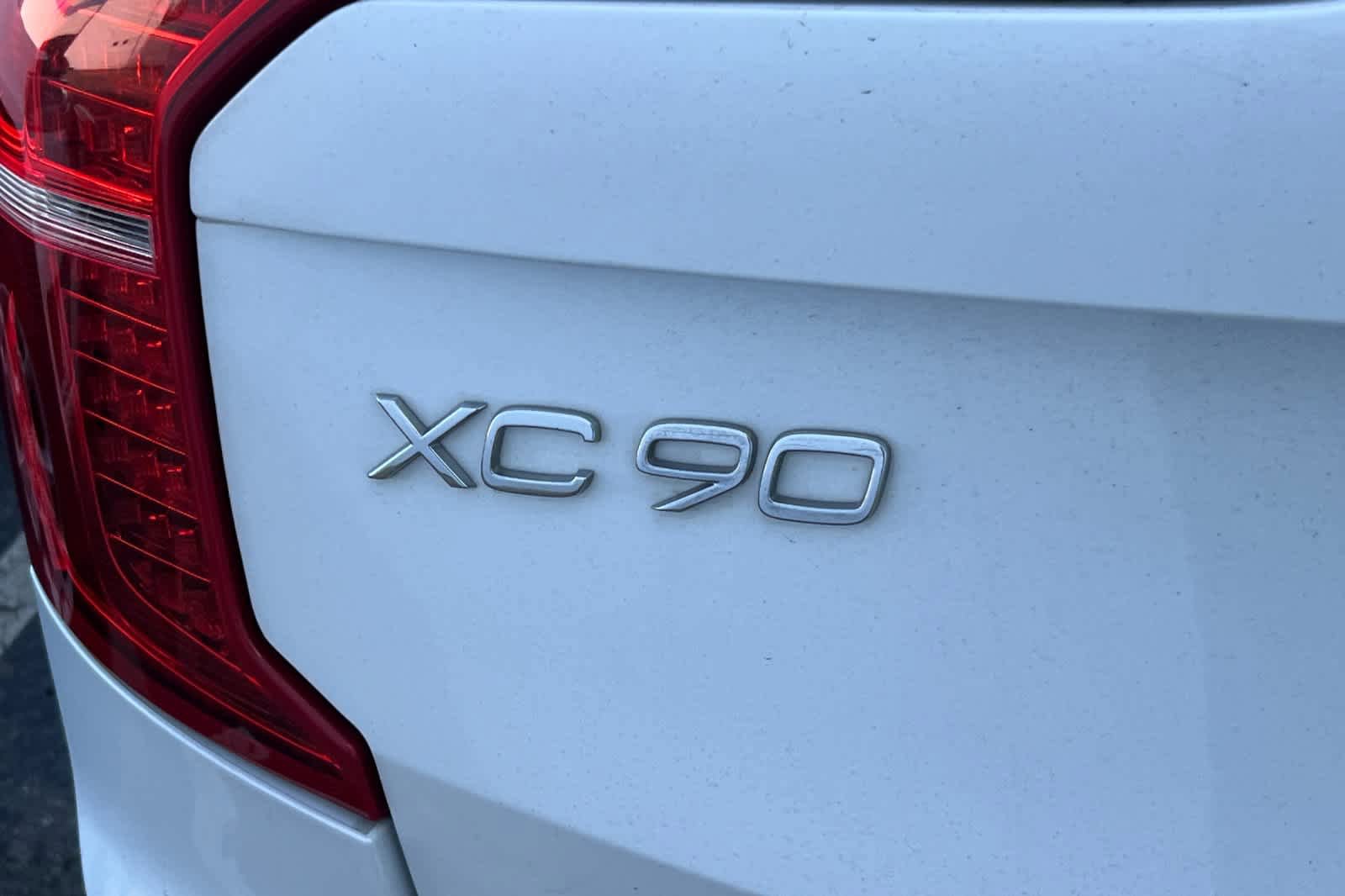 Used 2016 Volvo XC90 T8 Inscription w/ Vision Package AWD/4WD image 21