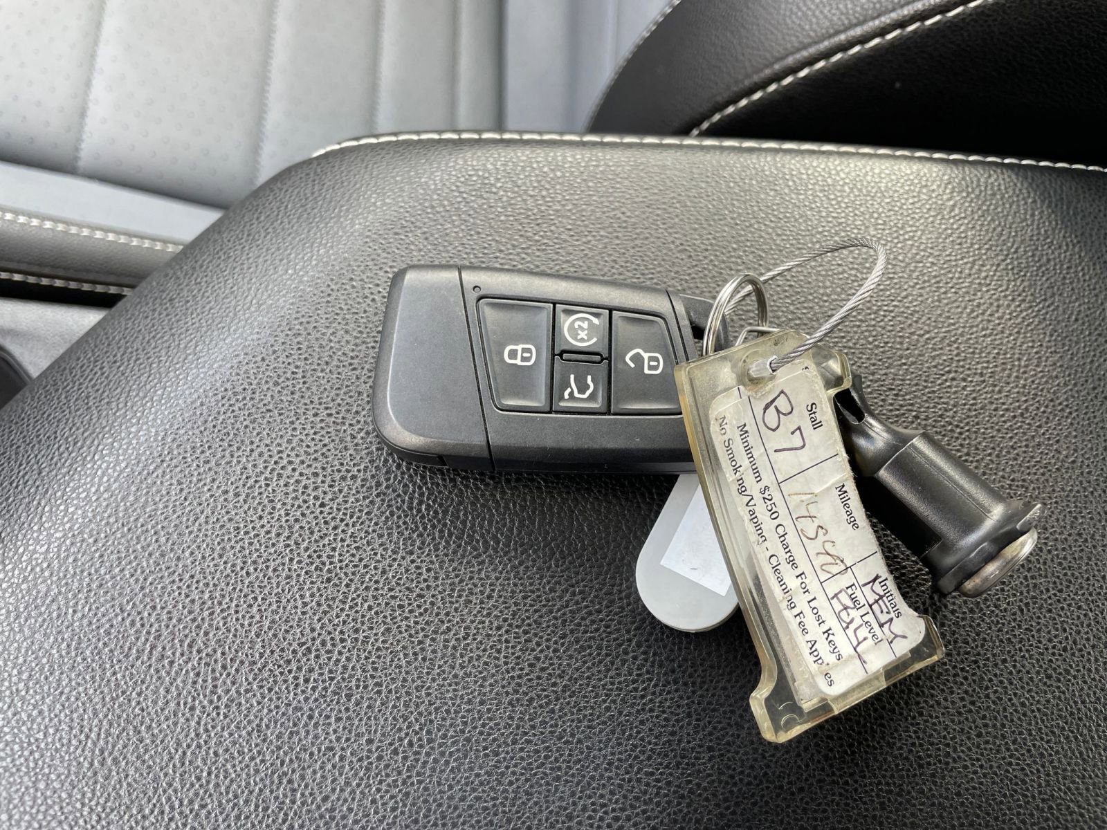 Used 2025 Volkswagen Jetta SE image 18