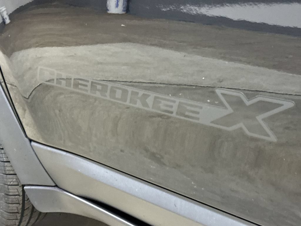 Used 2022 Jeep Cherokee Latitude AWD/4WD image 25