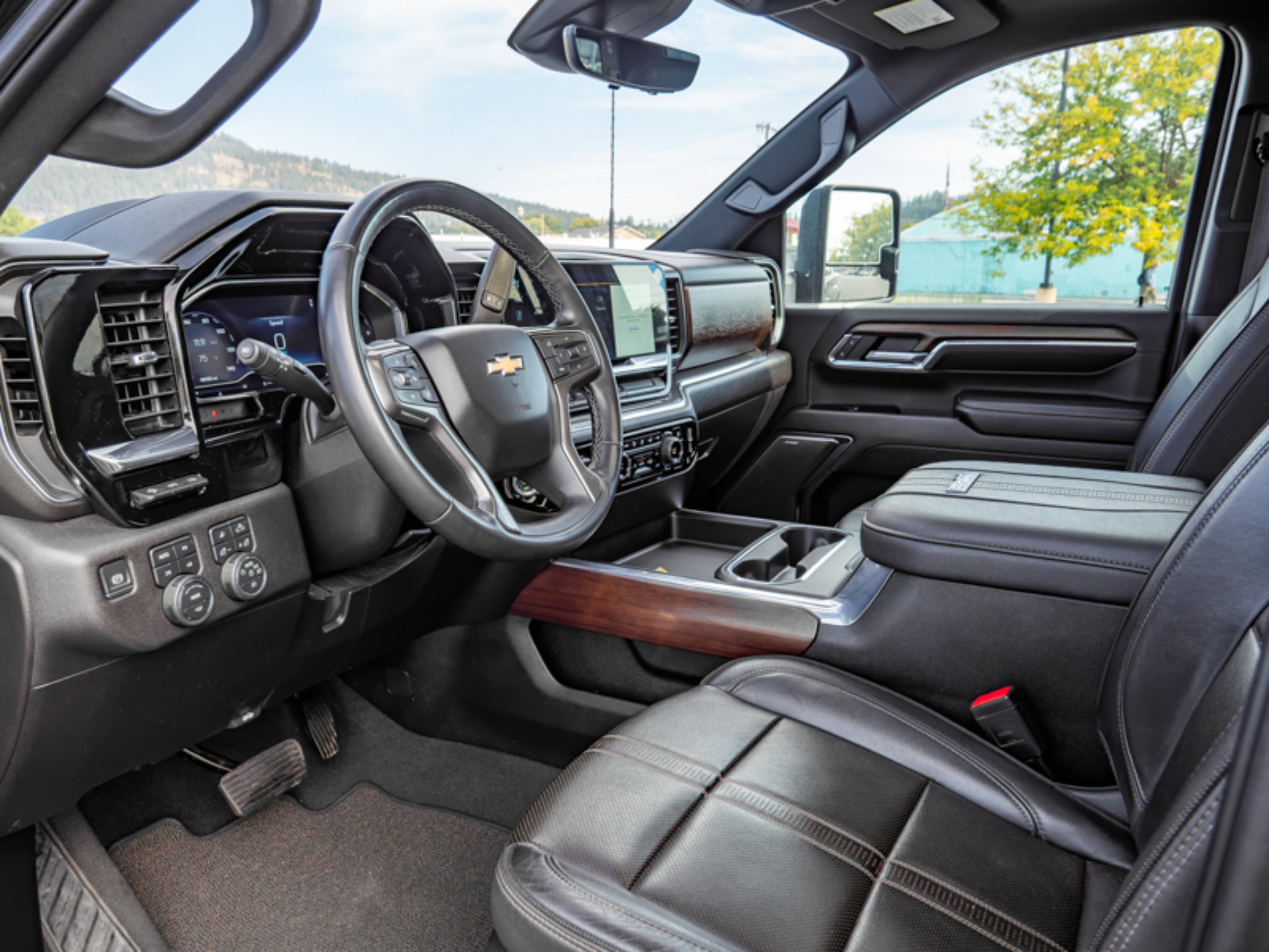 Used 2024 Chevrolet Silverado 3500 High Country w/ Technology Package AWD/4WD image 11