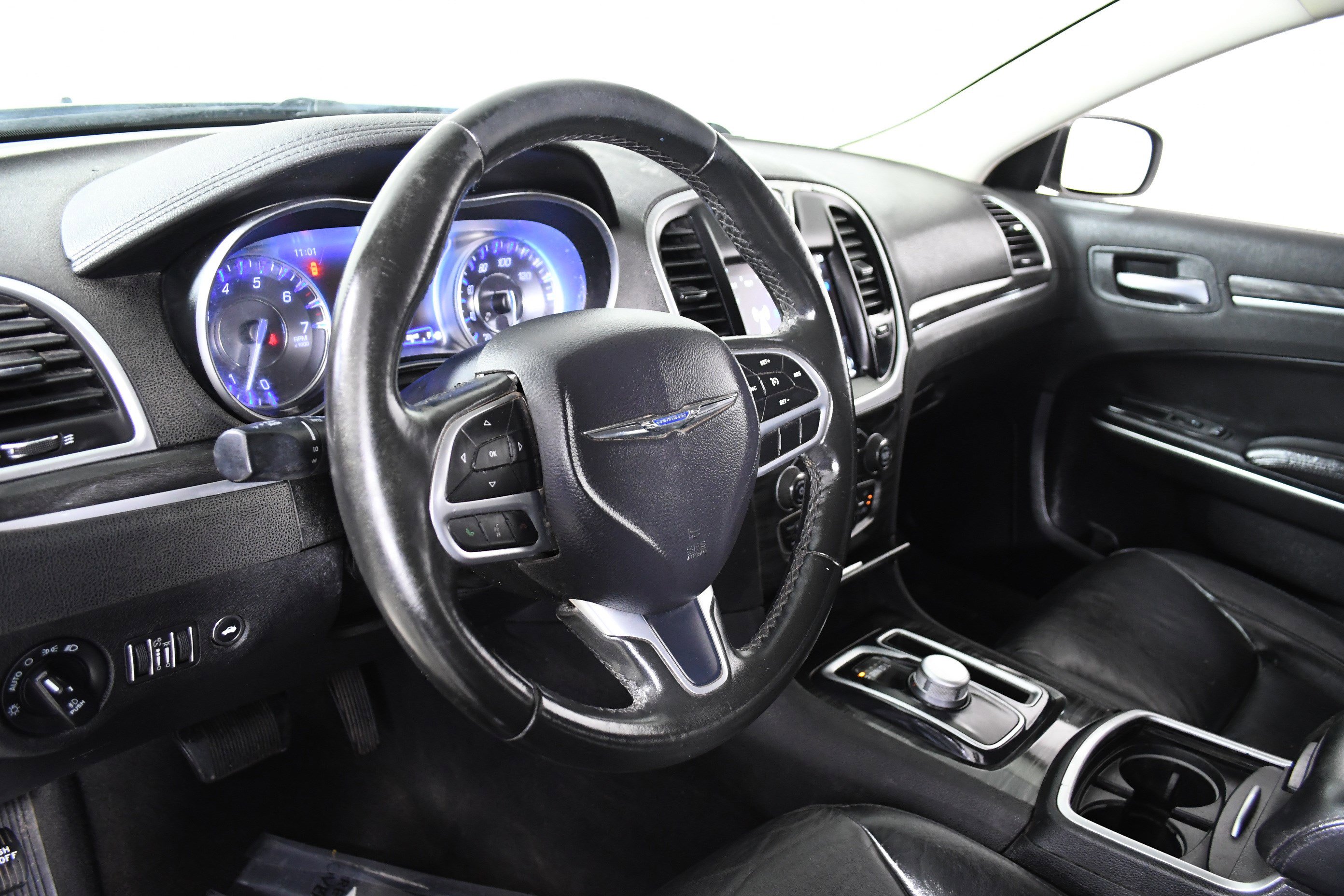 Used 2019 Chrysler 300 Touring L w/ Quick Order Package 22F image 21