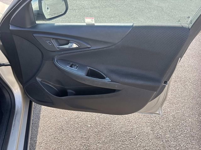 Used 2016 Chevrolet Malibu LT image 21