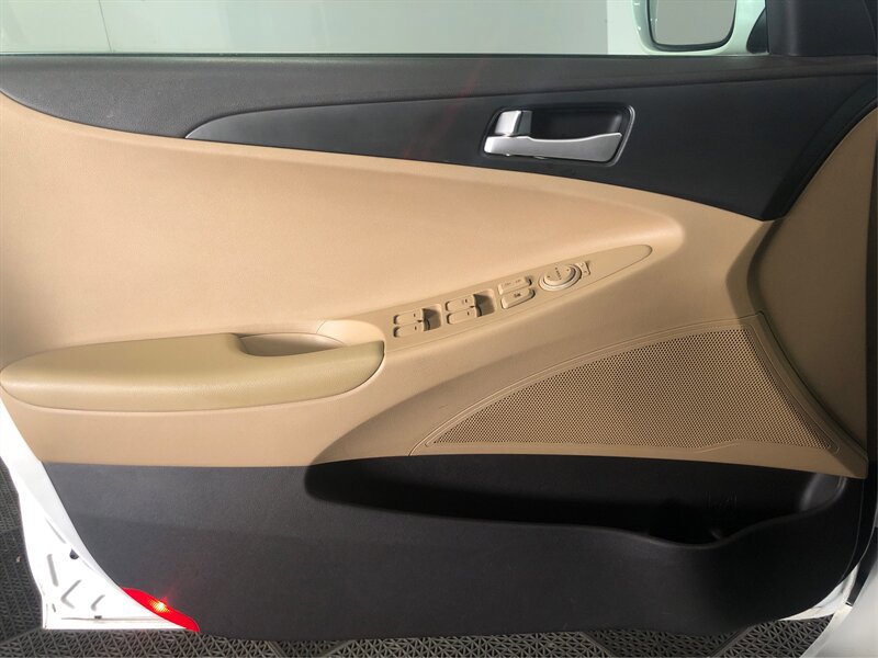 Used 2012 Hyundai Sonata GLS FWD image 14
