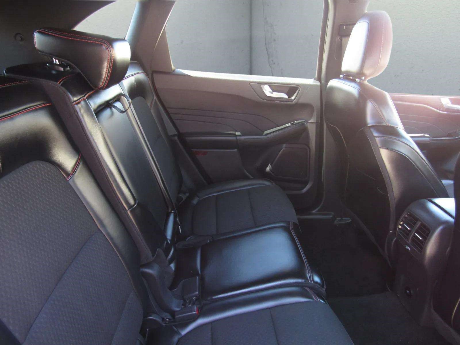 Used 2024 Ford Escape ST-Line AWD/4WD image 11