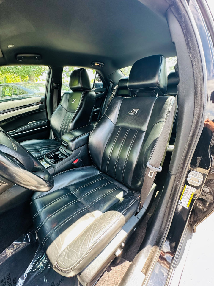 Used 2019 Chrysler 300 S image 25