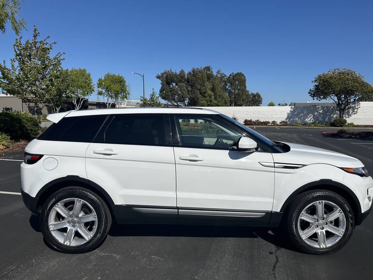Used 2014 Land Rover Range Rover Evoque Pure Plus AWD/4WD image 11