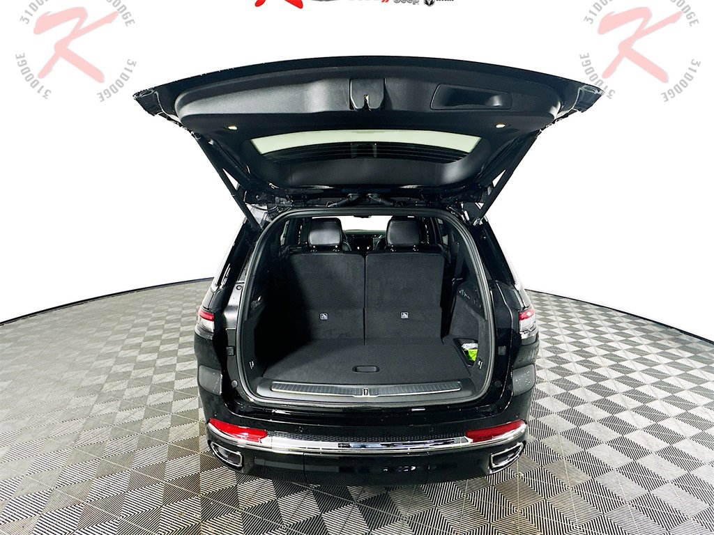 New 2025 Jeep Grand Cherokee L Overland w/ Luxury Tech Group IV image 16