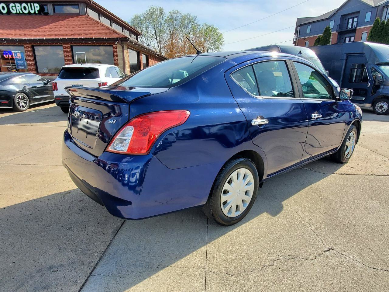 Used 2018 Nissan Versa SV FWD image 6