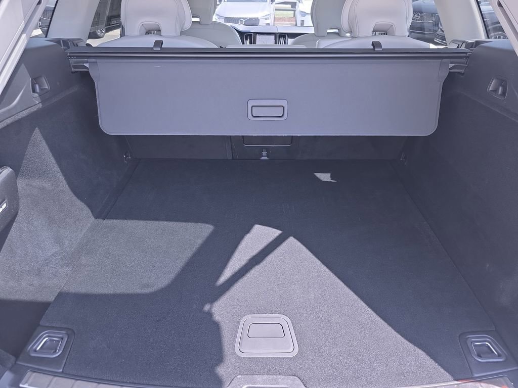 Used 2023 Volvo XC60 B5 Plus w/ Protection Package Premier FWD image 14